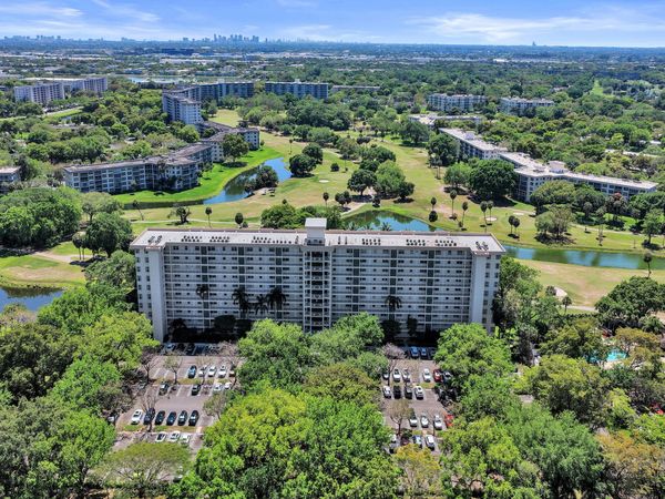 3520 Oaks Way, Unit 1010, Pompano Beach, FL 33069