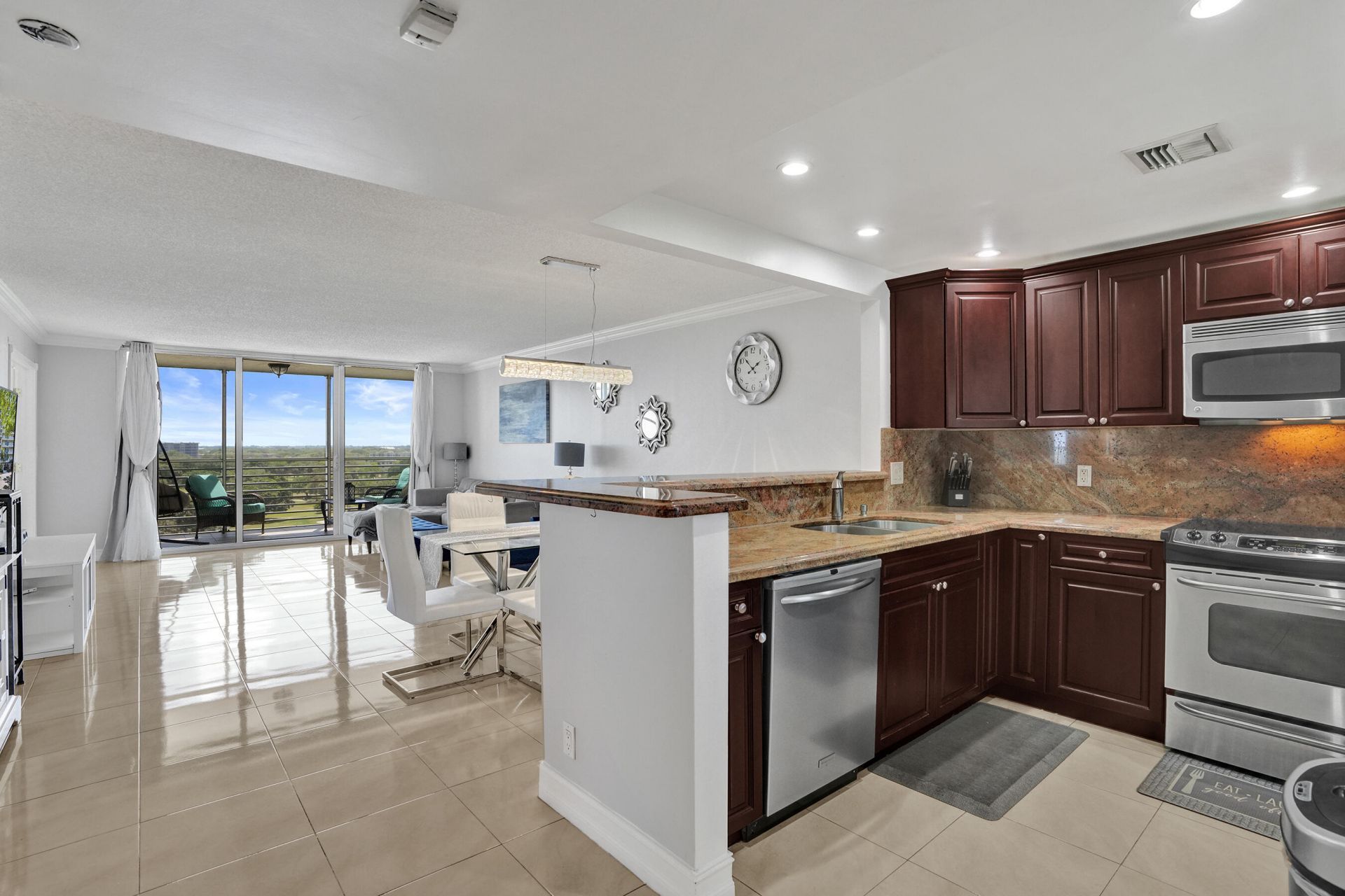 3520 Oaks Way, Unit 1010, Pompano Beach, FL 33069 Photo