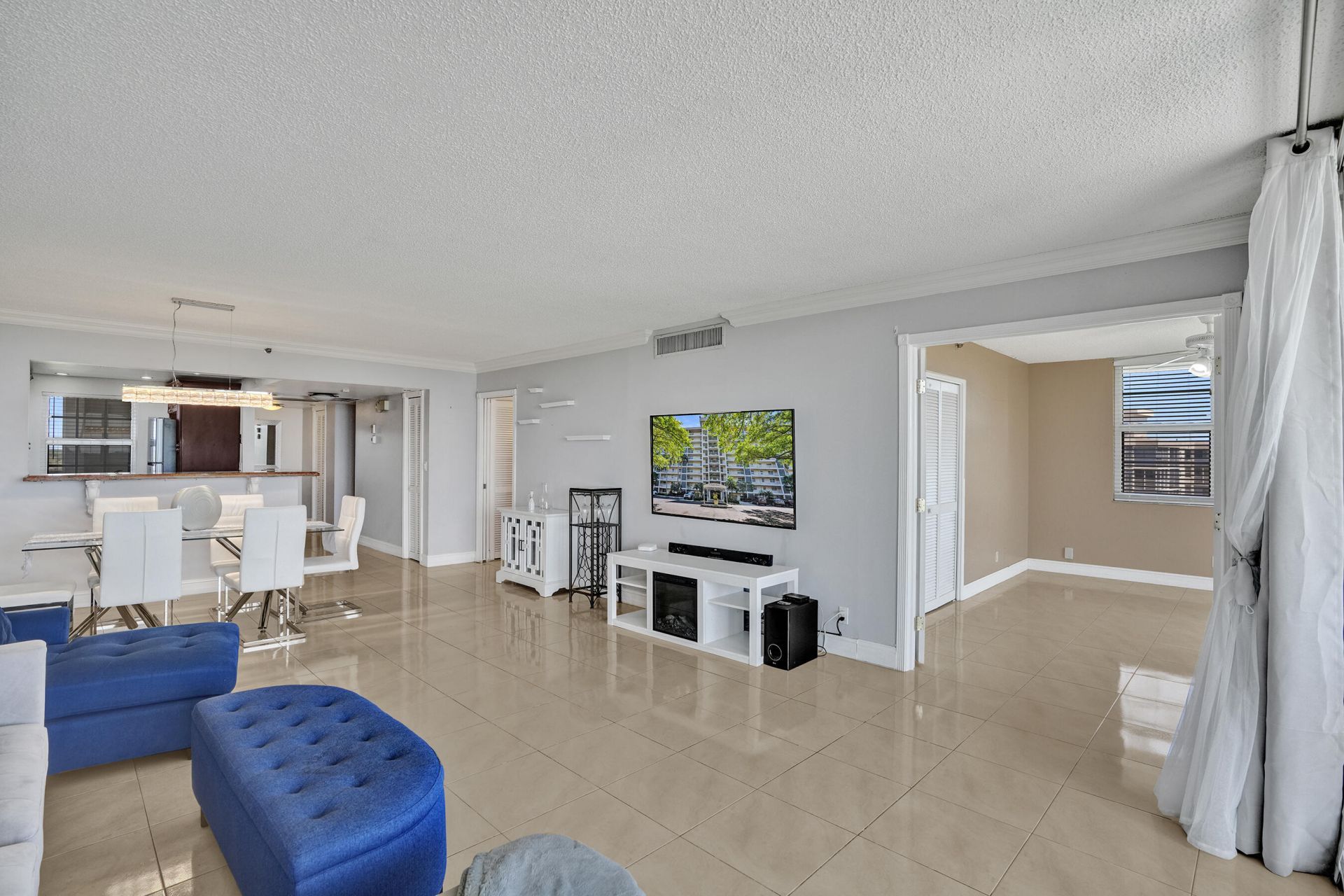 3520 Oaks Way, Unit 1010, Pompano Beach, FL 33069 Photo