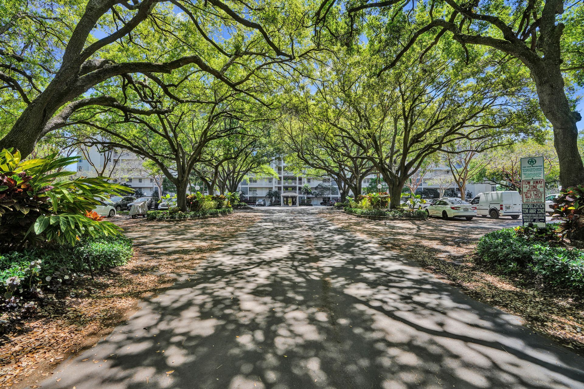 3520 Oaks Way, Unit 1010, Pompano Beach, FL 33069 Photo