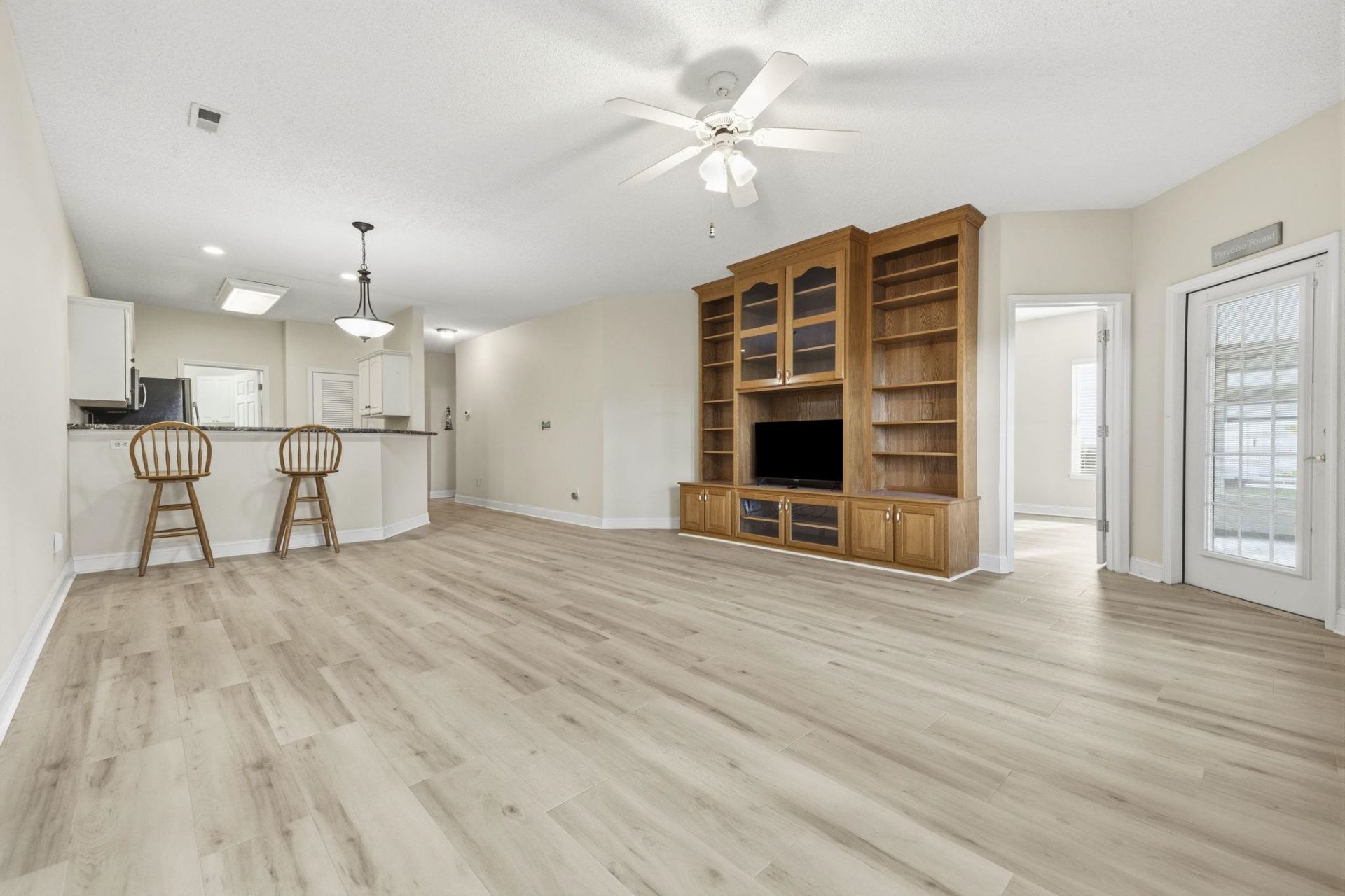 5049 Glenbrook Dr. Photo 12