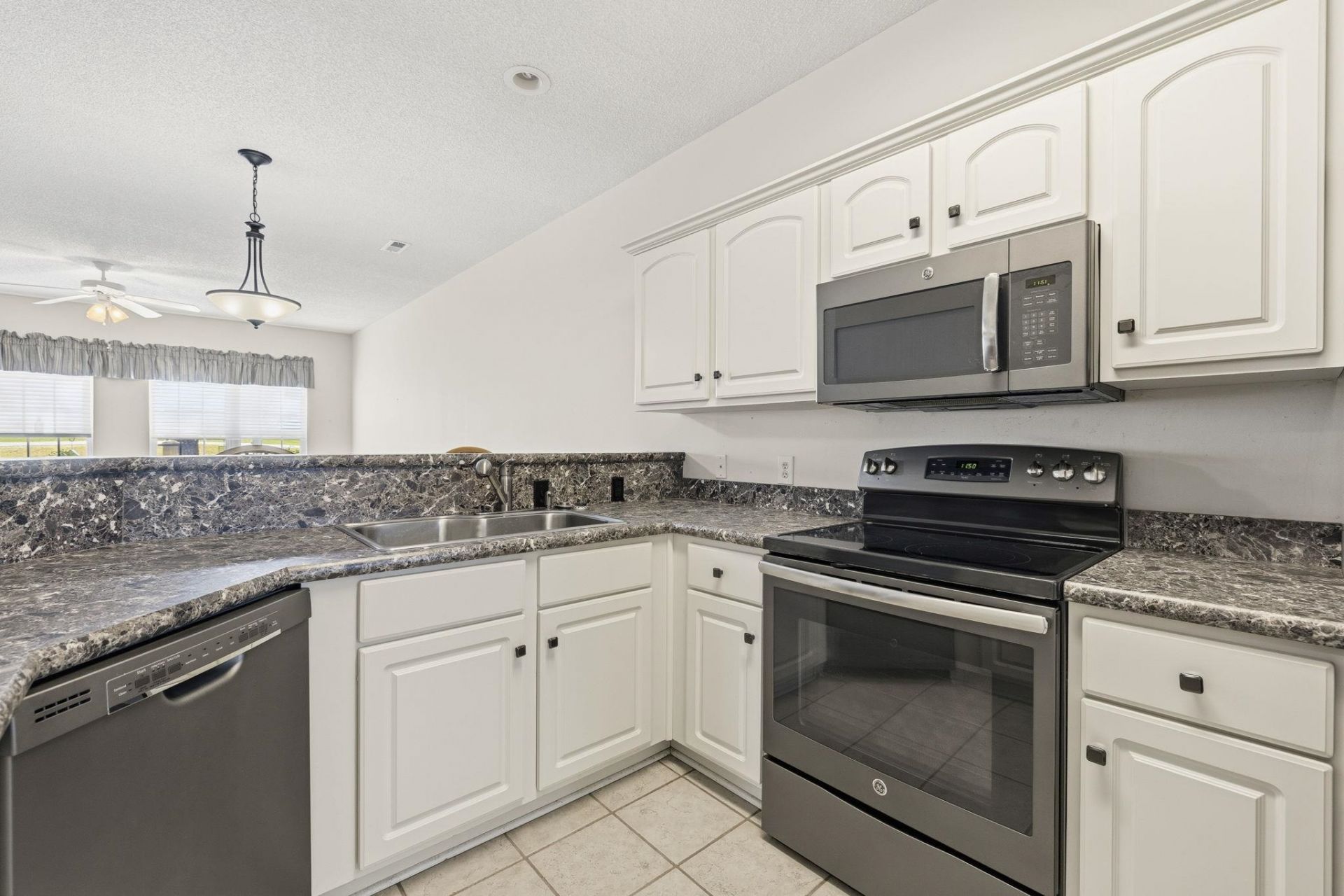 5049 Glenbrook Dr. Photo 13