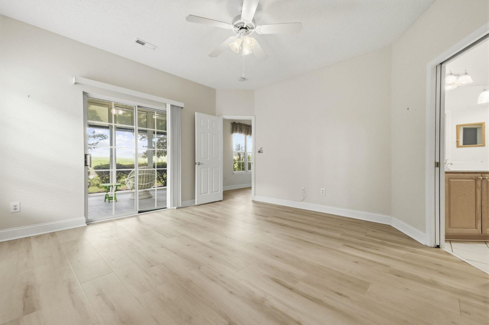 5049 Glenbrook Dr. Photo 17