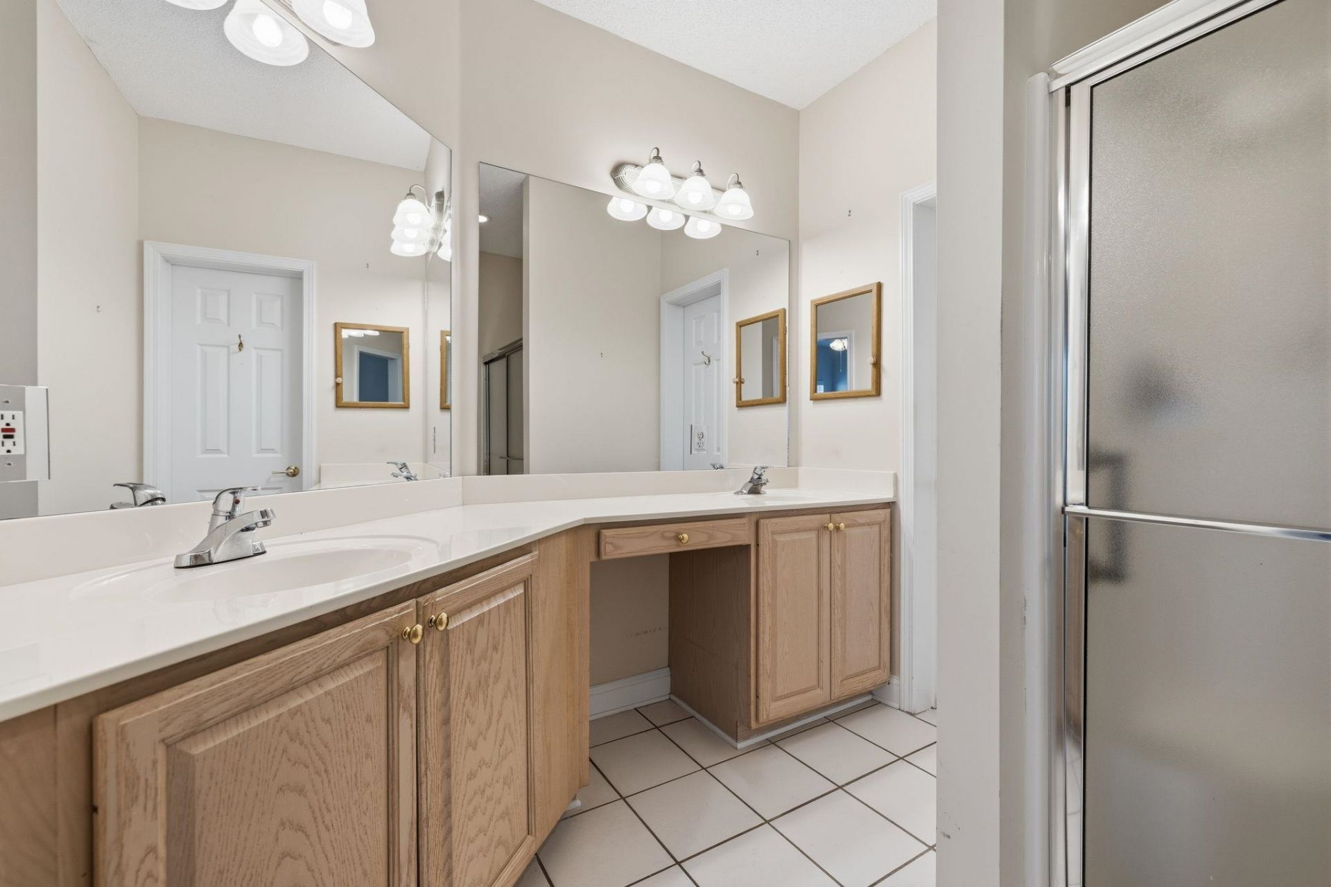 5049 Glenbrook Dr. Photo 20