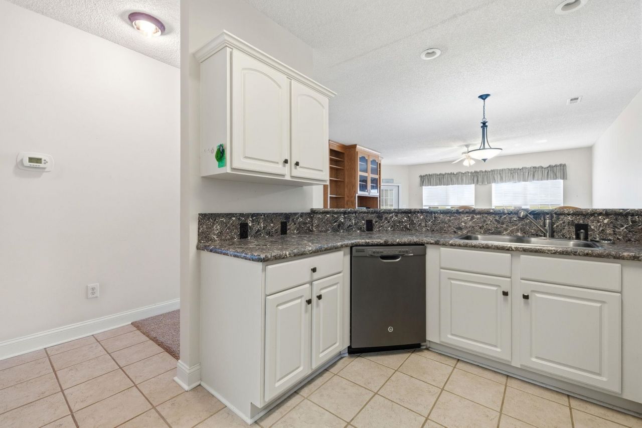 5049 Glenbrook Dr.  Photo 6