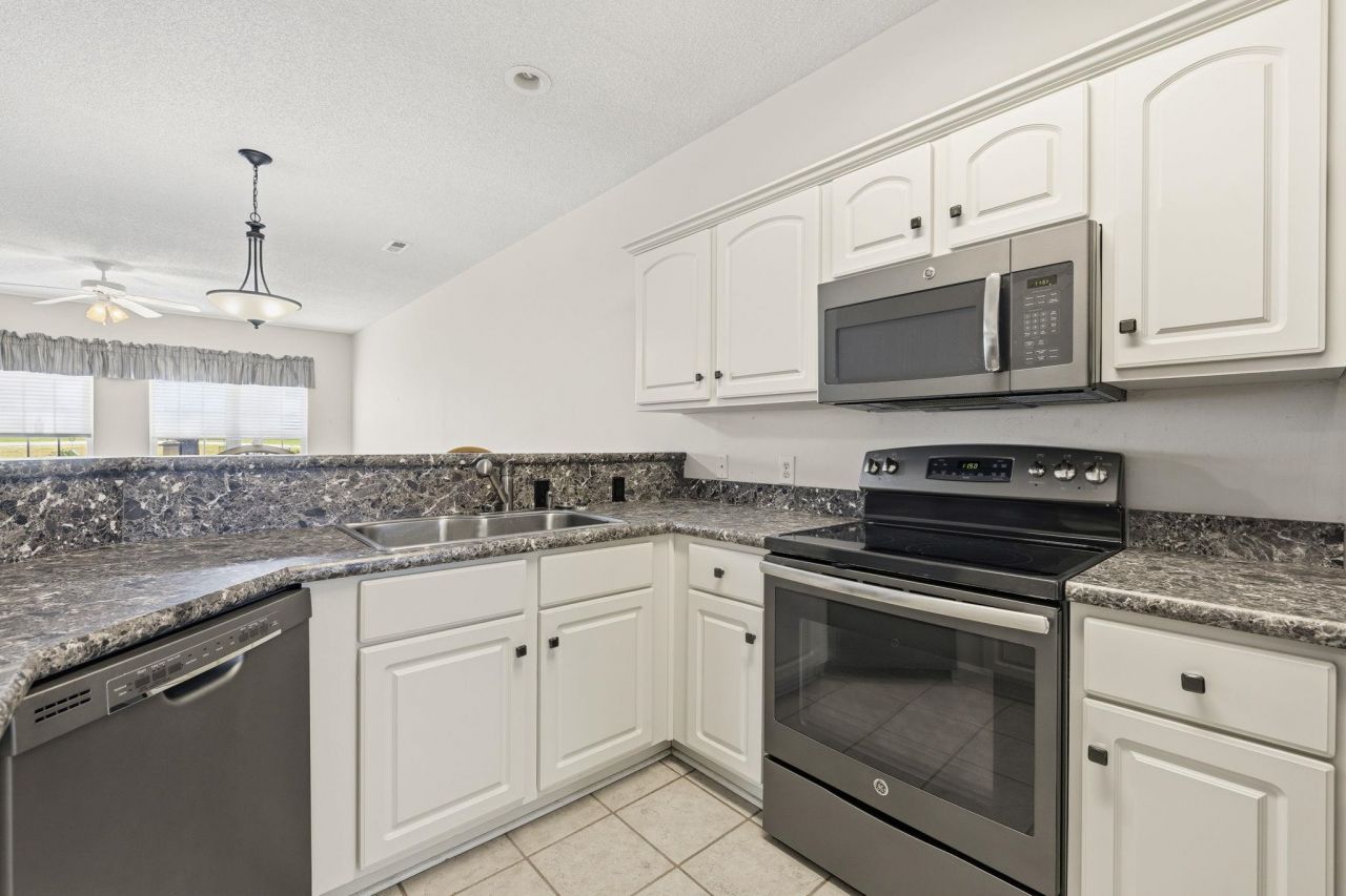 5049 Glenbrook Dr.  Photo 7