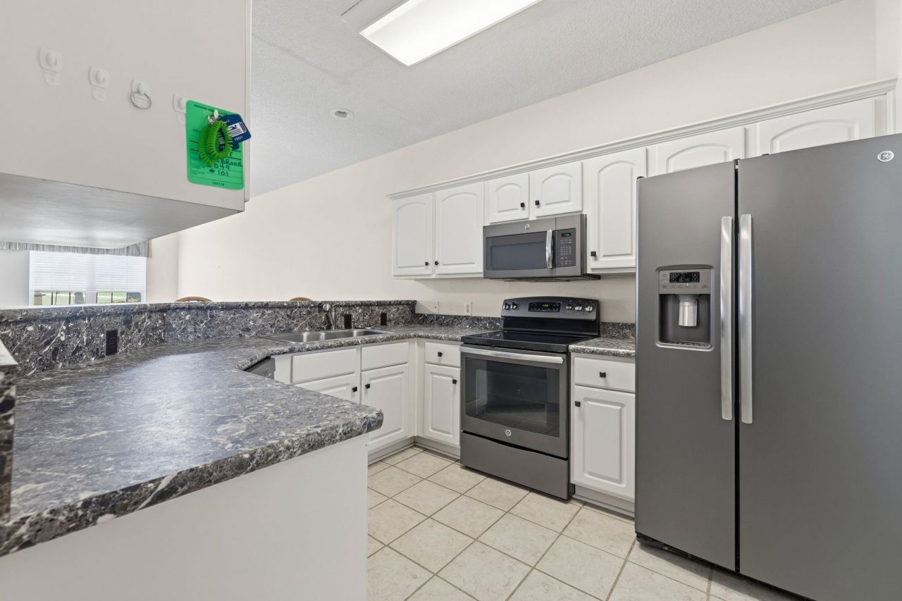 5049 Glenbrook Dr.  Photo 8