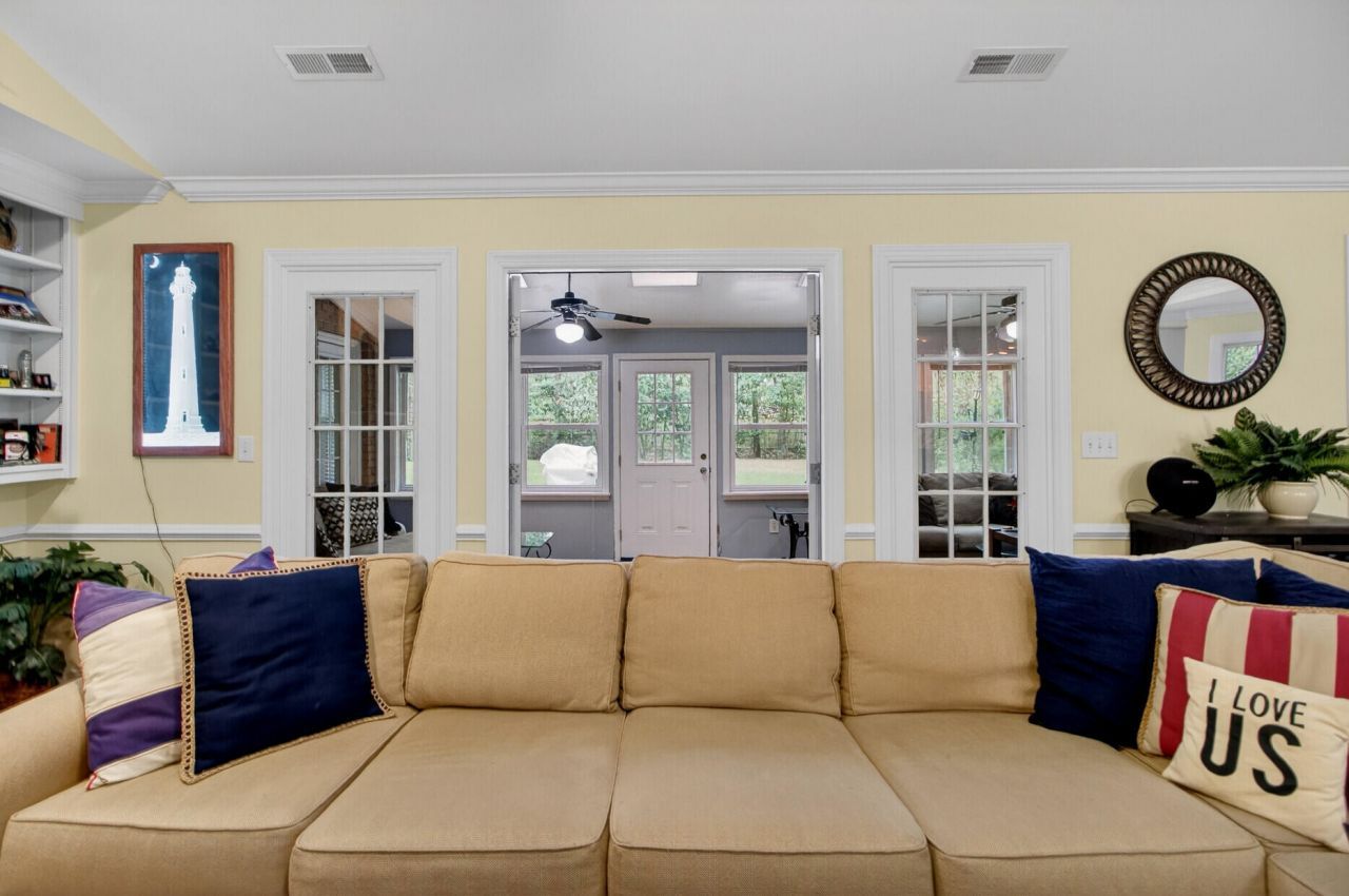 139 Charpia Avenue Photo 17