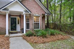 139 Charpia Avenue photo 4