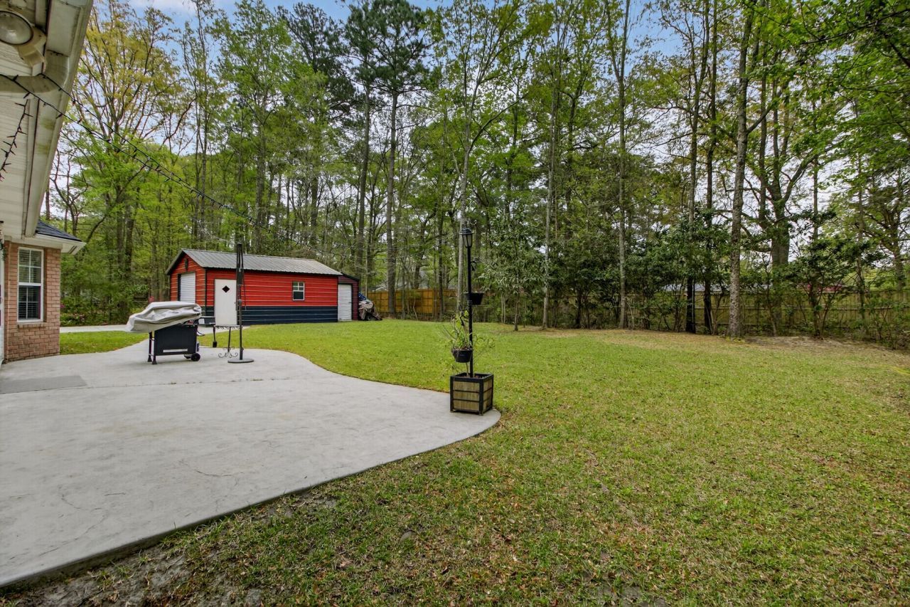 139 Charpia Avenue Photo 35