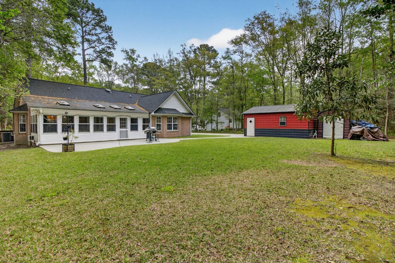 139 Charpia Avenue Photo 36