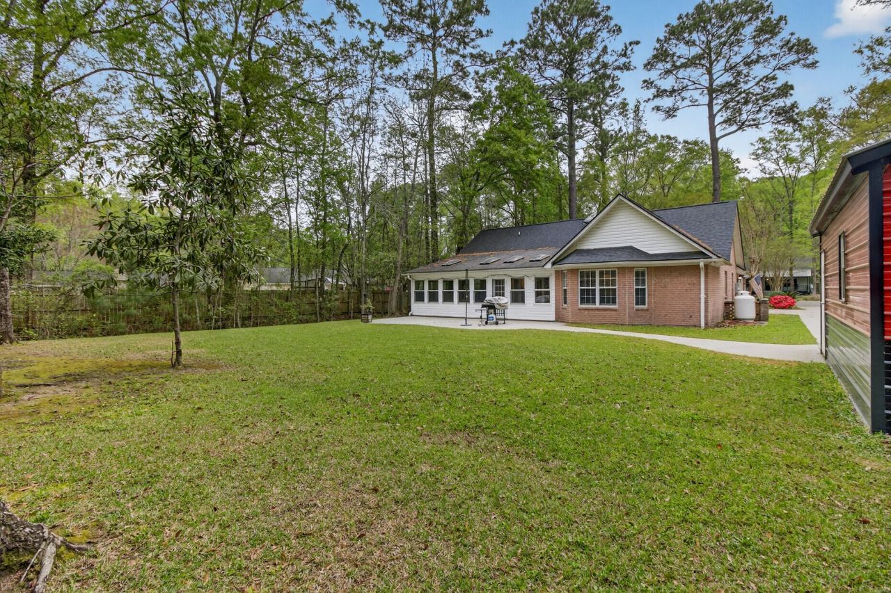 139 Charpia Avenue Photo 37