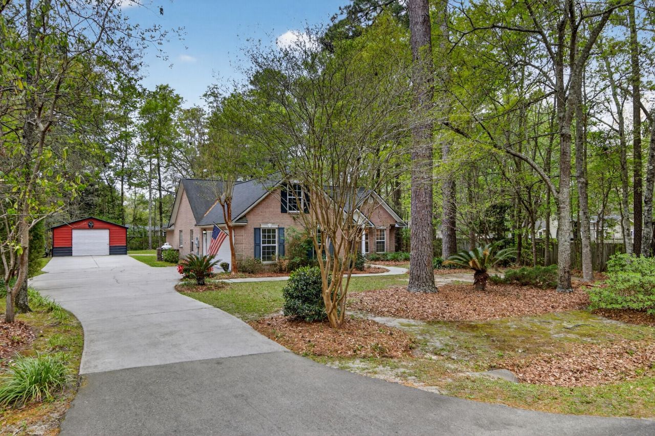 139 Charpia Avenue Photo 40