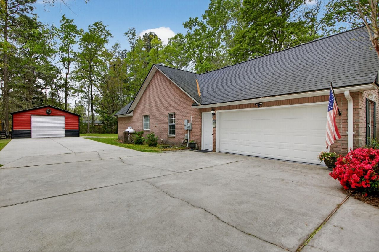 139 Charpia Avenue Photo 41