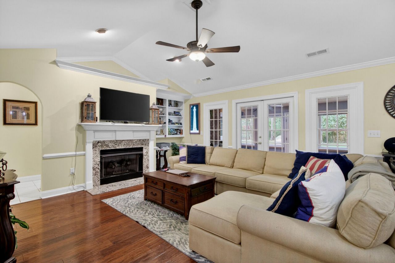 139 Charpia Avenue Photo 7