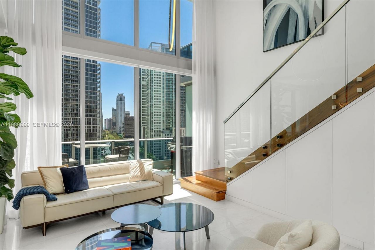 200 Biscayne Boulevard Way, Unit 1406, Miami, FL 33131 Photo