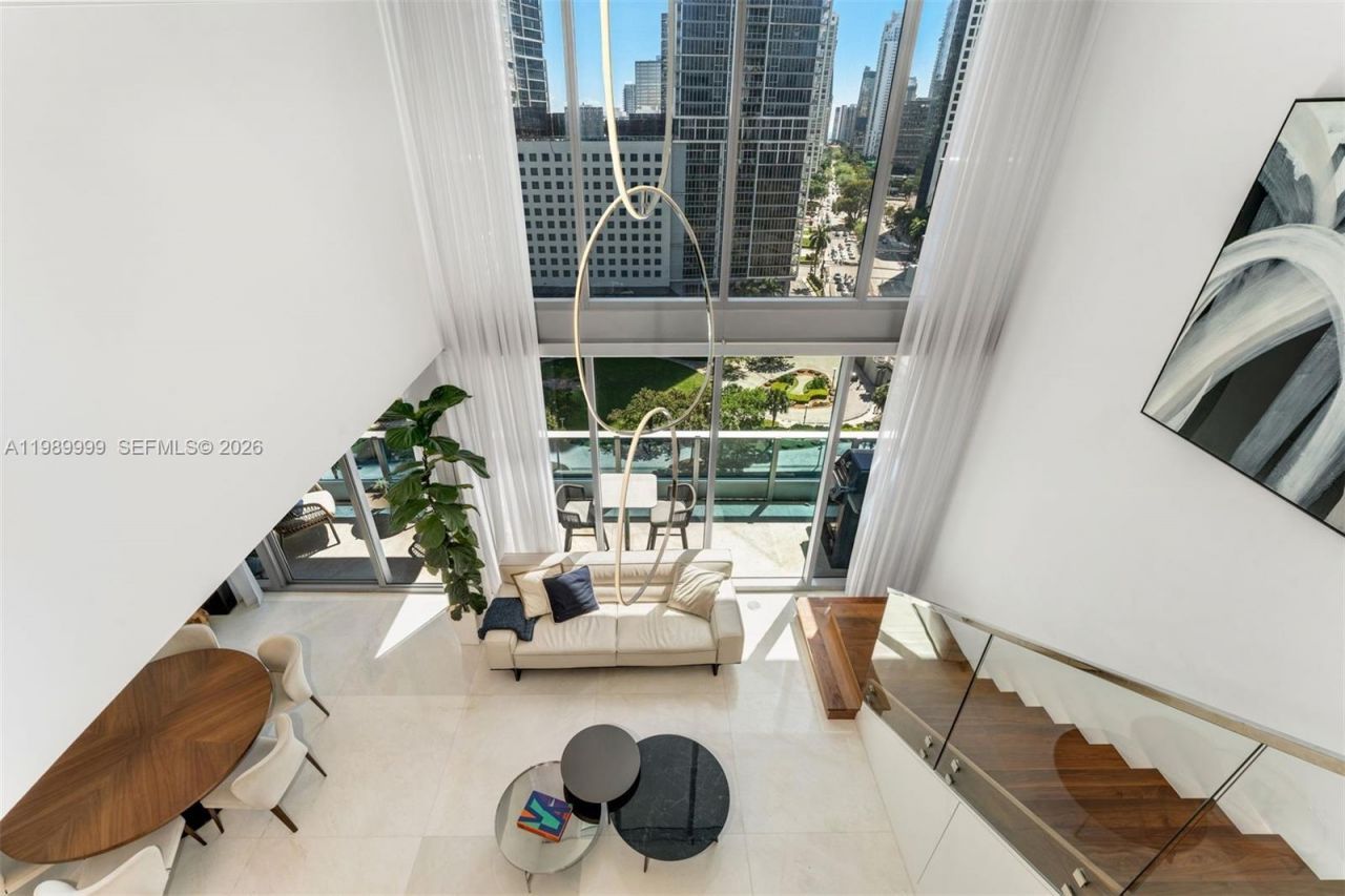 200 Biscayne Boulevard Way, Unit 1406, Miami, FL 33131 Photo