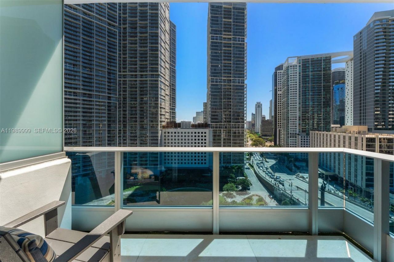200 Biscayne Boulevard Way, Unit 1406, Miami, FL 33131 Photo