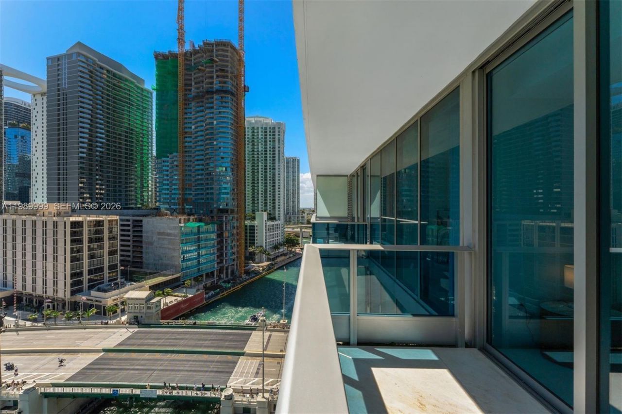 200 Biscayne Boulevard Way, Unit 1406, Miami, FL 33131 Photo