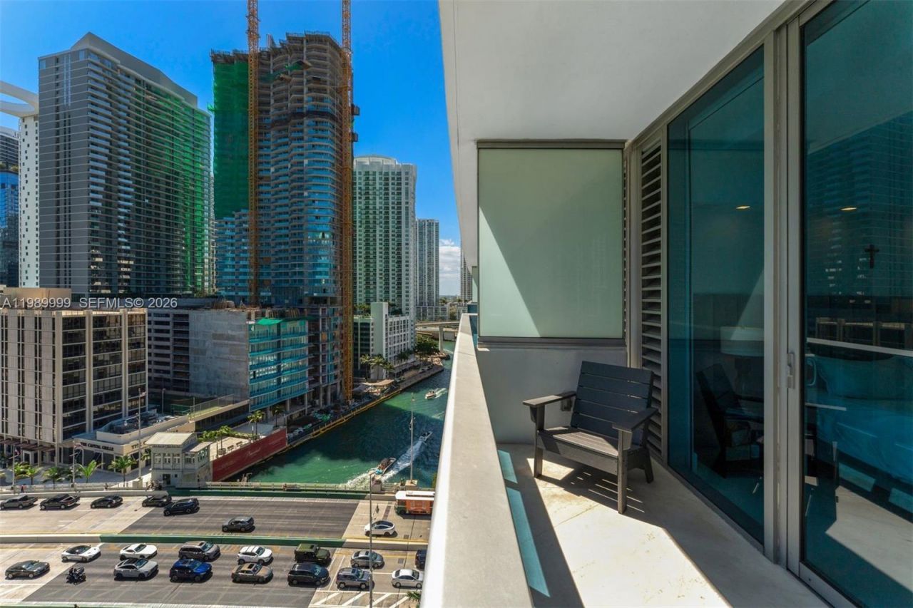 200 Biscayne Boulevard Way, Unit 1406, Miami, FL 33131 Photo