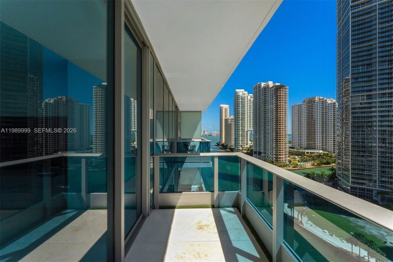 200 Biscayne Boulevard Way, Unit 1406, Miami, FL 33131 Photo