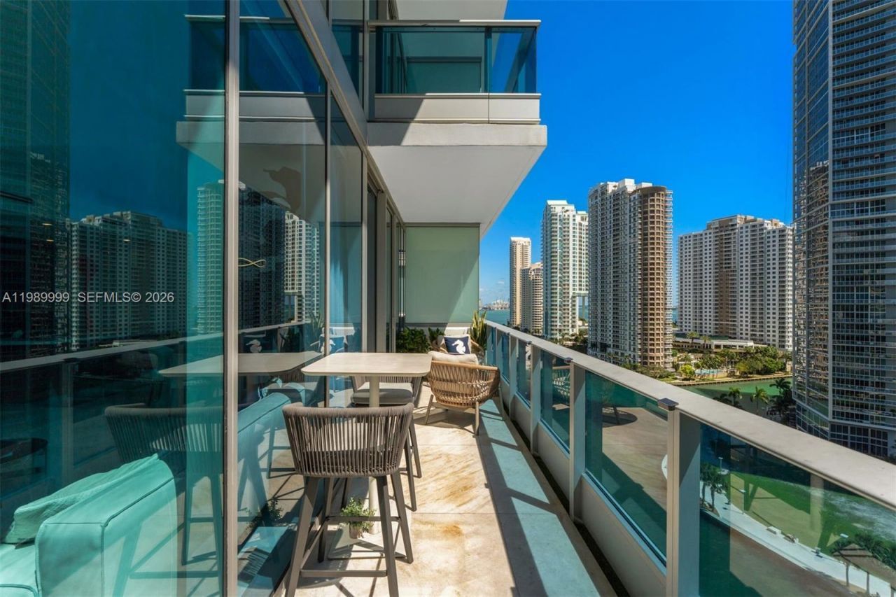 200 Biscayne Boulevard Way, Unit 1406, Miami, FL 33131 Photo