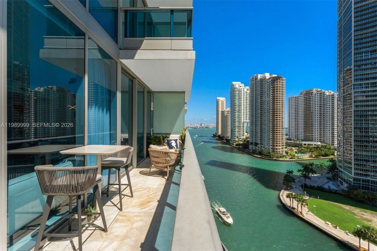 200 Biscayne Boulevard Way, Unit 1406, Miami, FL 33131 Photo