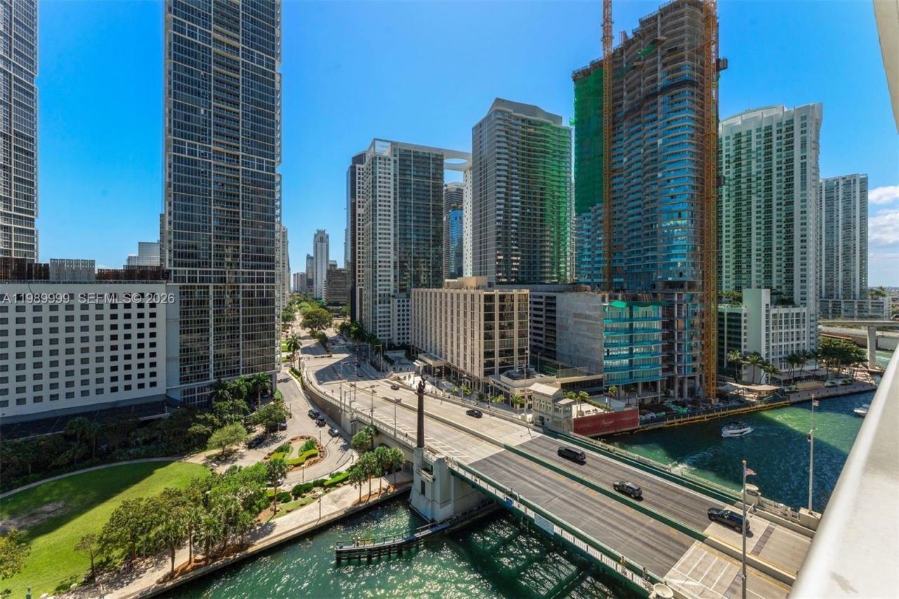 200 Biscayne Boulevard Way, Unit 1406, Miami, FL 33131 Photo