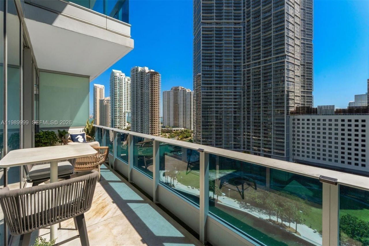 200 Biscayne Boulevard Way, Unit 1406, Miami, FL 33131 Photo