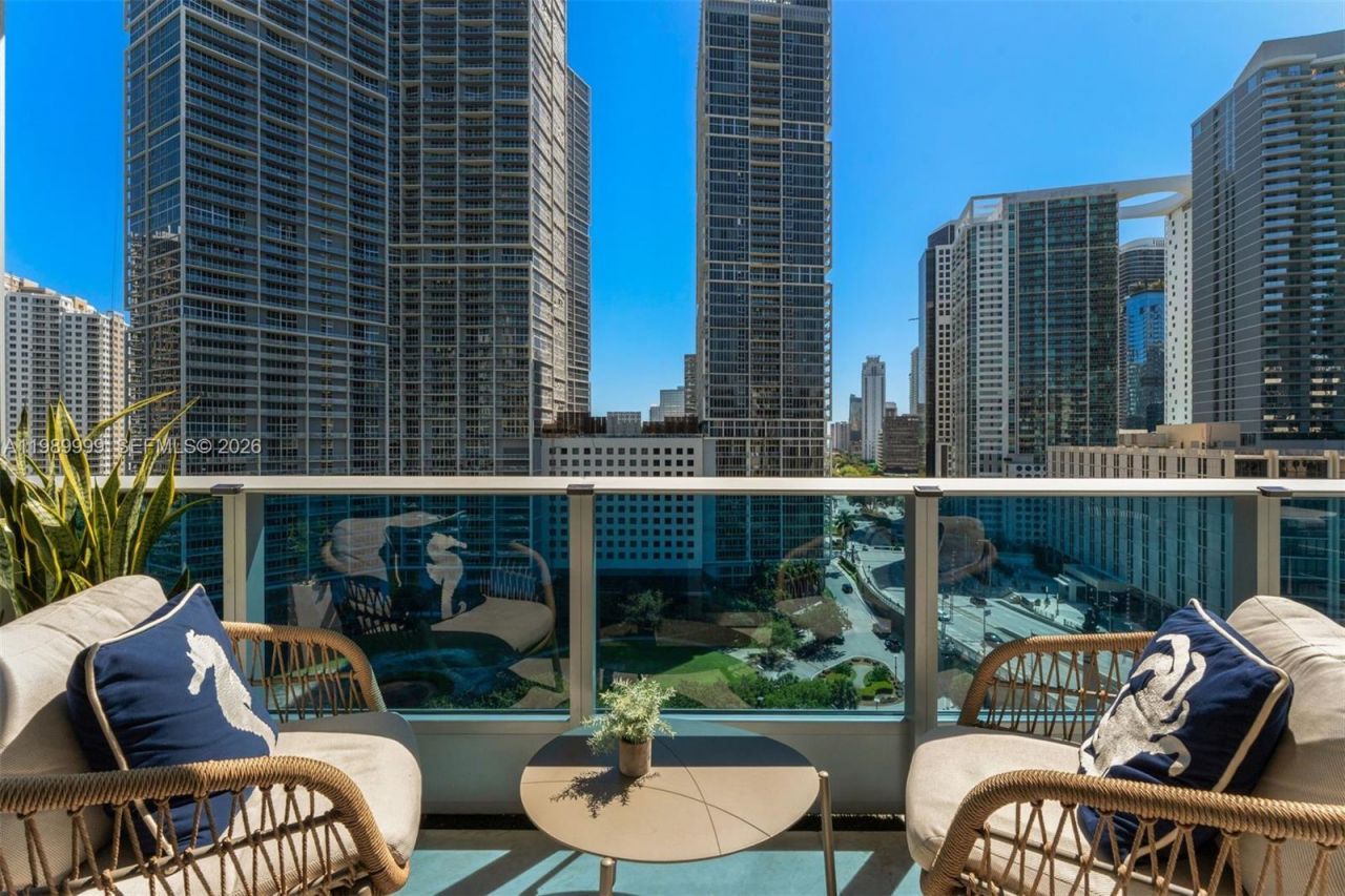 200 Biscayne Boulevard Way, Unit 1406, Miami, FL 33131 Photo