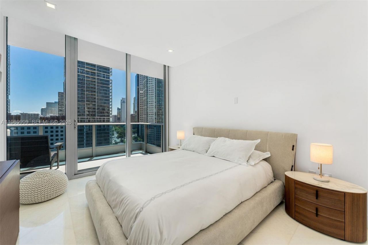 200 Biscayne Boulevard Way, Unit 1406, Miami, FL 33131 Photo