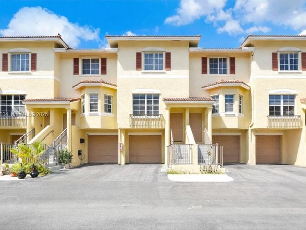 738 NE 90th St, Unit 207, Miami, FL 33138