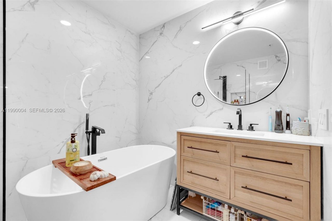 738 NE 90th St, Unit 207, Miami, FL 33138 Photo