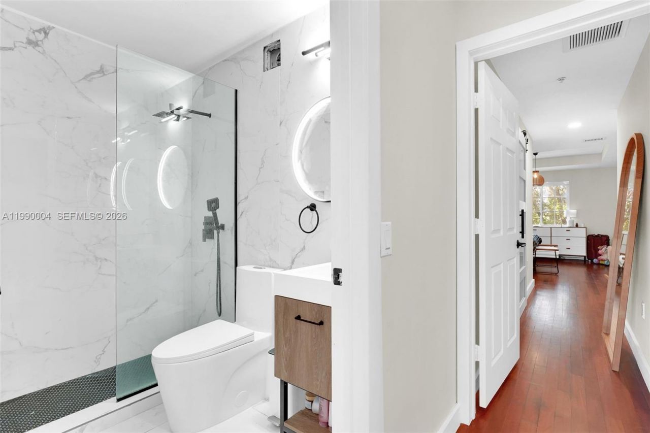 738 NE 90th St, Unit 207, Miami, FL 33138 Photo