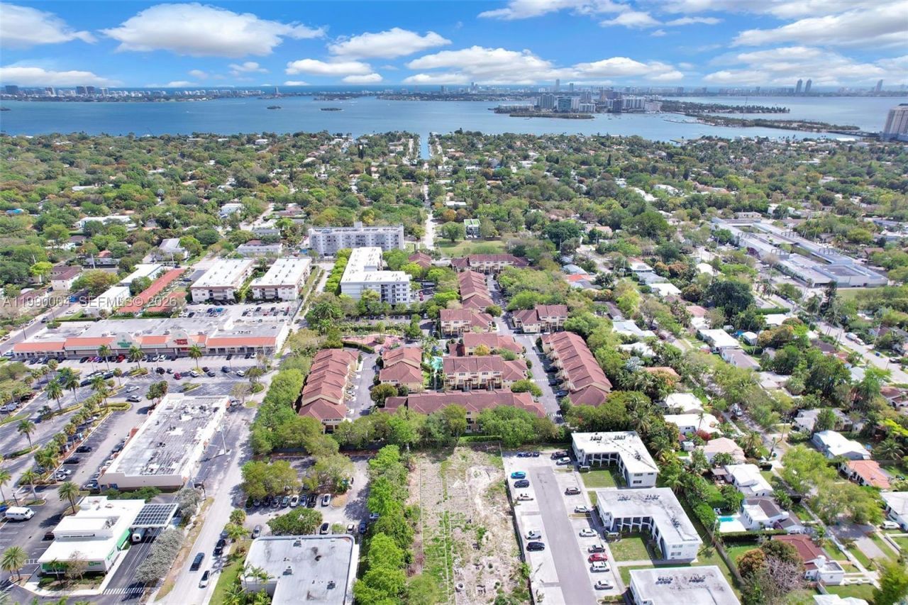 738 NE 90th St, Unit 207, Miami, FL 33138 Photo