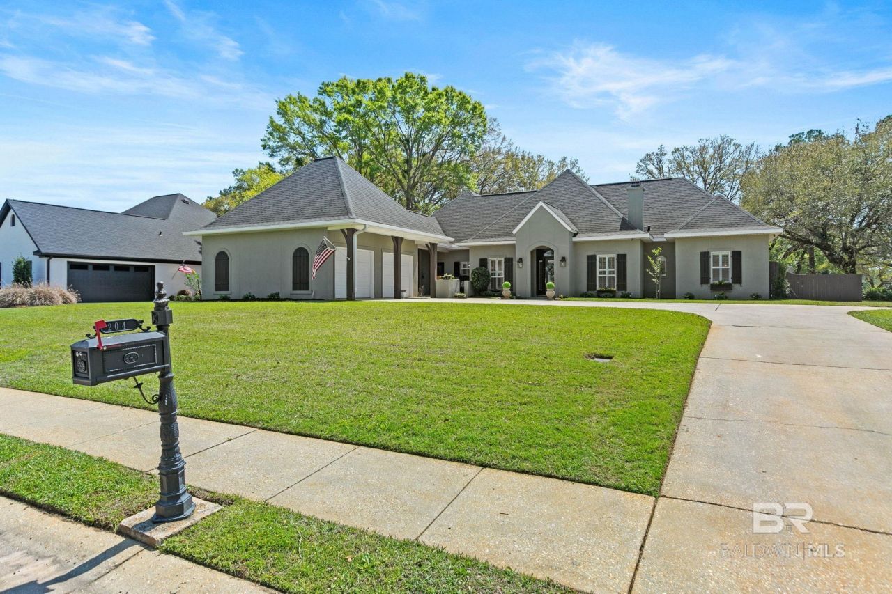 204 S Tee Drive, Fairhope, AL 36532 Main Photo