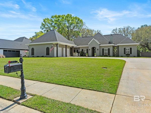 204 S Tee Drive, Fairhope, AL 36532