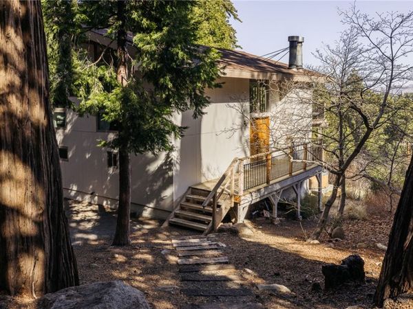 859 Strawberry Peak, Twin Peaks, CA 92391