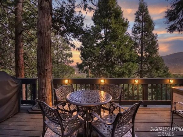 24607 Altdorf Drive, Crestline, CA 92325