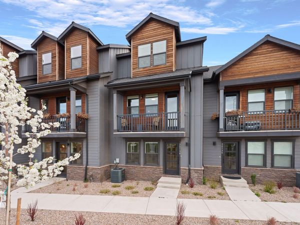 20534 Empire Avenue, Bend, OR 97701