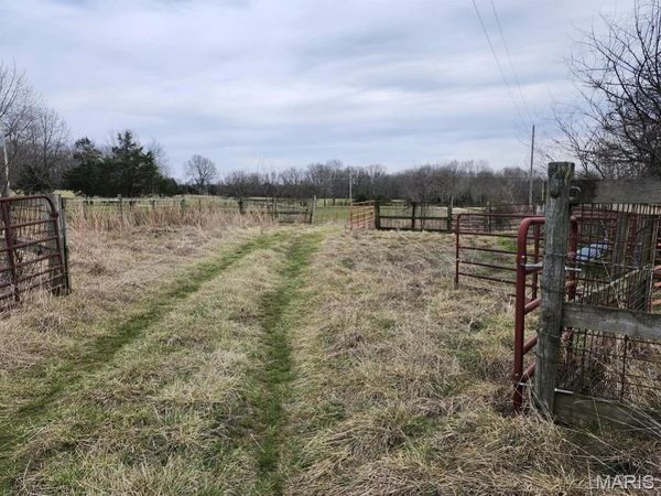 000 M- North Highway E , Hartville, MO 65667