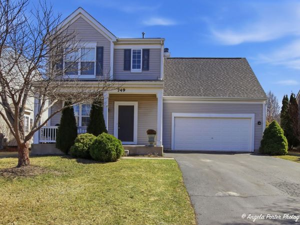 749 S Parkside Drive, Round Lake, IL 60073