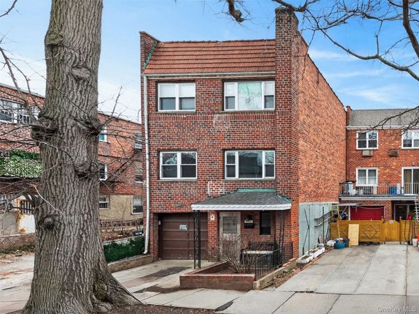 147-50 Barclay Avenue , Flushing, NY 11355