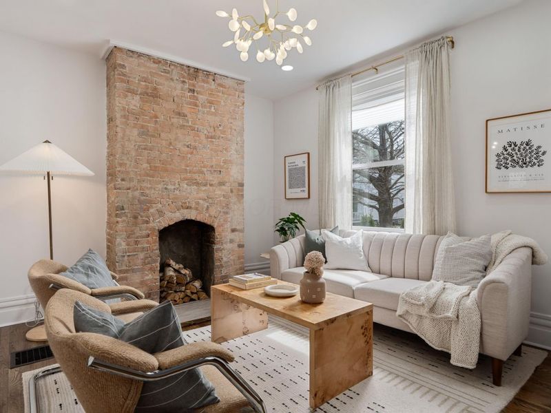 196 E Gates Street, Columbus, OH 43206 Photo 2