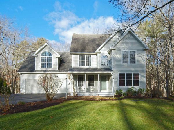34 Kinloch Drive, Stratham, NH 03885