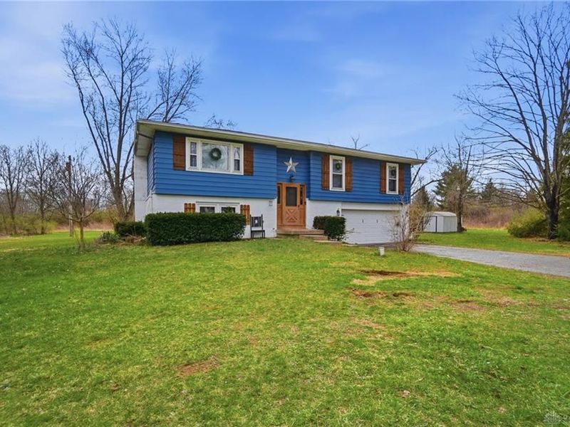 290 Ginghamsburg Road, Tipp City, OH 45371 Photo 2