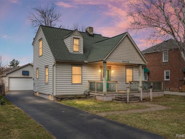 29436 Walnut Street, Flat Rock, MI 48134