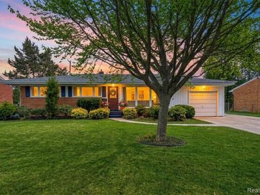 22960 Manning Street, Farmington, MI 48336