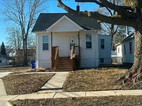 16338 Nicolai Avenue, Eastpointe, MI 48021