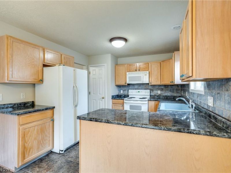 4046 Lindbergh Avenue NW, Canton, OH 44718 Photo 16